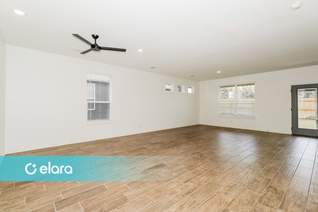 Building Photo - 2115 HORNBEAM ST