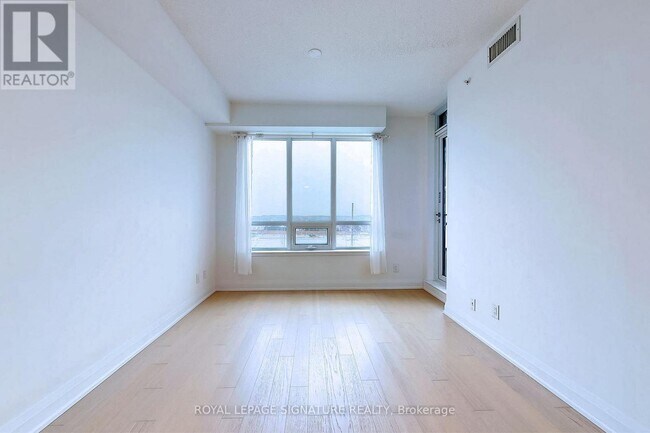 Photo du bâtiment - 9582-9582 Markham Rd