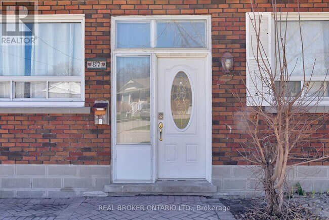Photo du bâtiment - 87 Wellington Ave W