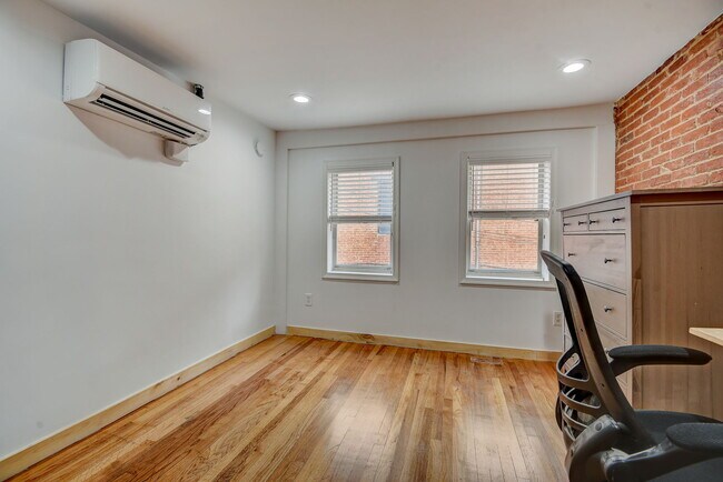 Foto del edificio - 426 S Chapel St