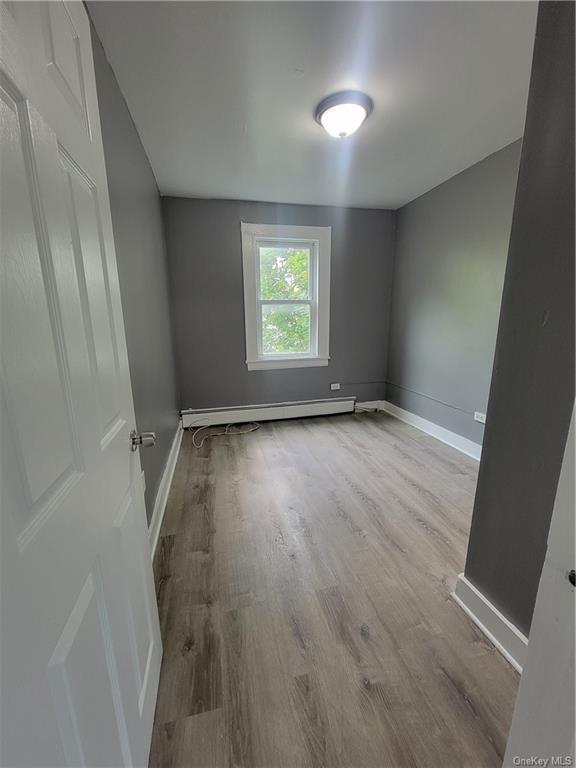 Primary Photo - 76 N Clinton St