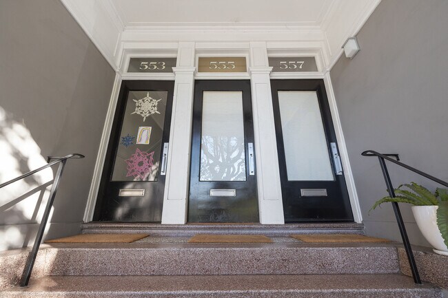Front Entry - 555 Dolores St