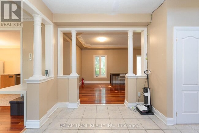 Building Photo - 4083 Ellesmere Rd
