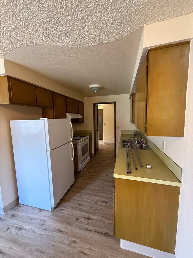 Foto del edificio - 2109 E 8th St