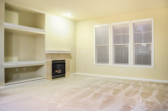Building Photo - Modern 2-story in Sweetbrier. Private lot ...