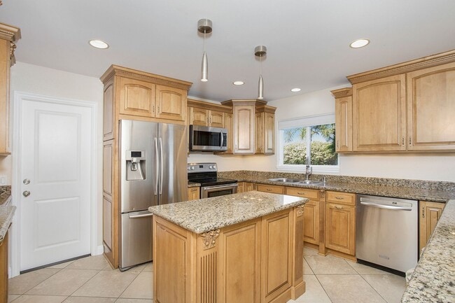 Building Photo - 218 Highland St