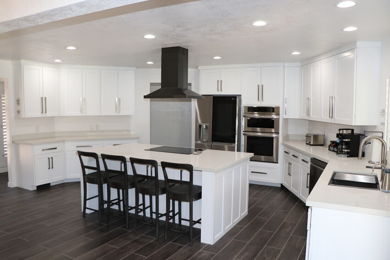 Foto principal - 8111 N 65th St