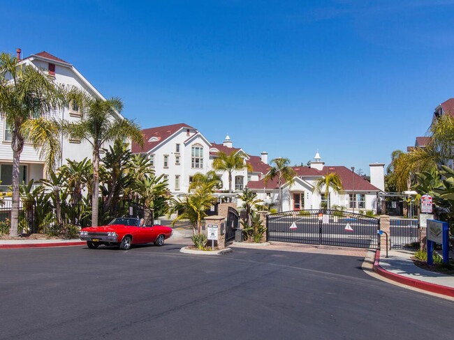 Building Photo - Beautiful Ocean view condo!