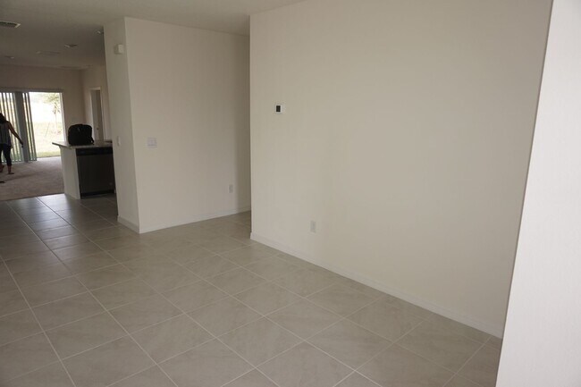 Foto del edificio - Newer Home 3/2 Steps from Champions Gate