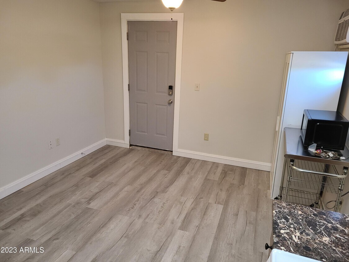 145 E Wickenburg Way Unit F, Wickenburg, AZ 85390 Room for Rent in