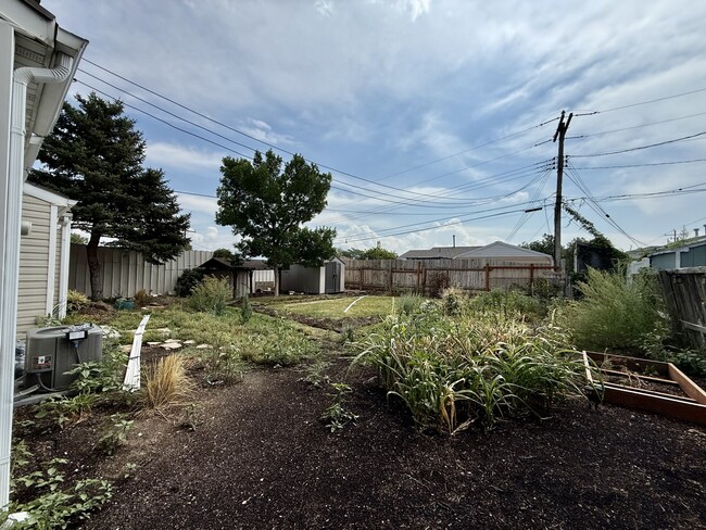 Building Photo - 4793 W Sarbo St