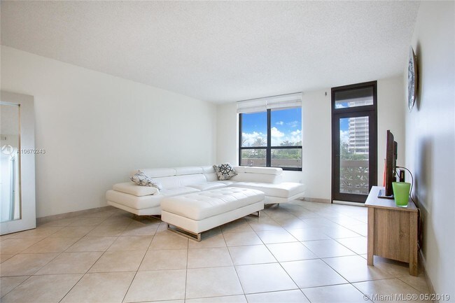 Building Photo - THE PLAZA OF BAL HARBOUR CONDO