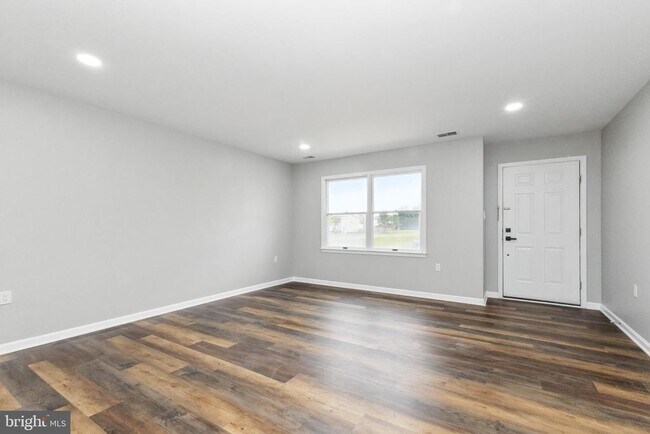 Foto del edificio - 100 Heathrow Ln