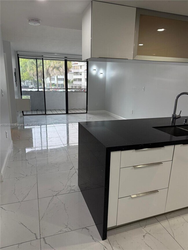 Foto del edificio - 8365 SW 152nd Ave