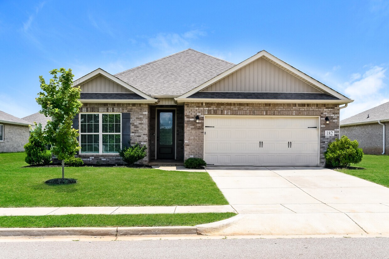 Foto principal - 182 Cherry Laurel Dr