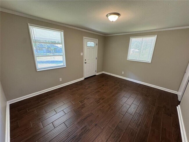 Foto del edificio - 401 Elmwood Dr