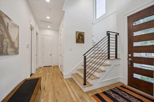Foto del edificio - 613 Jackson Hill St