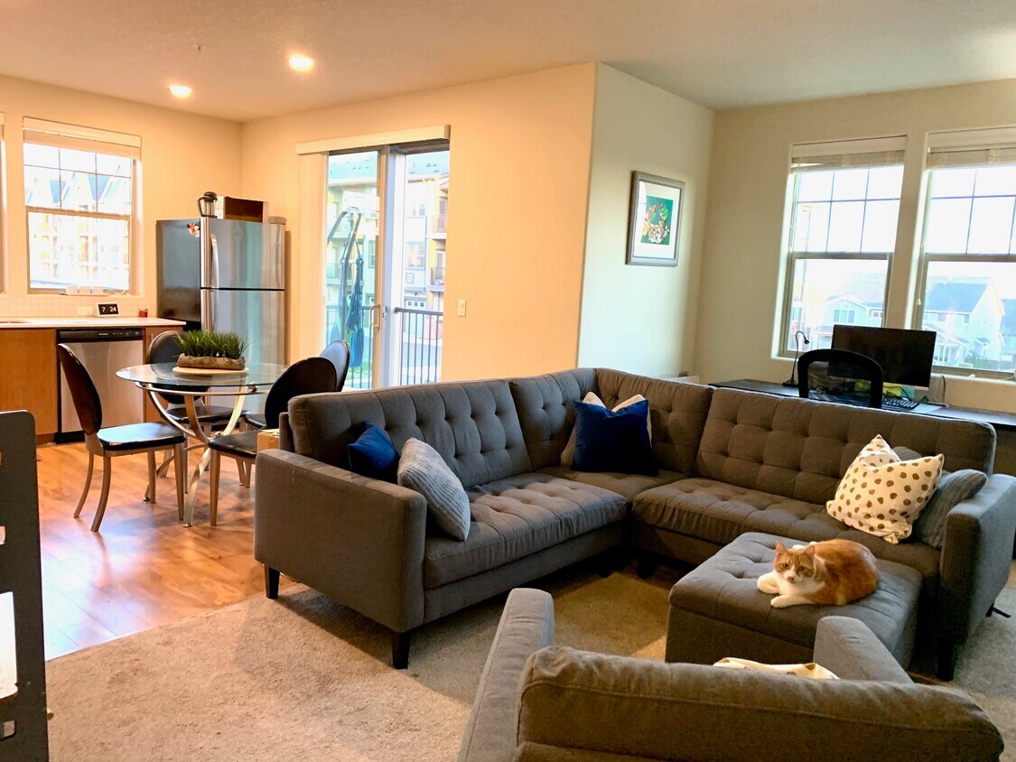 Open floor plan living - 16417 NW Chadwick Way