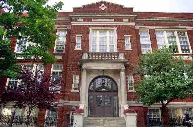 Foto principal - 137 Front St