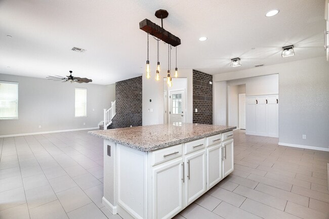 Building Photo - 9733 Tribeca Dr