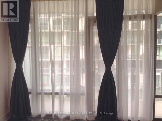 Photo du bâtiment - 39 Queens Quay E