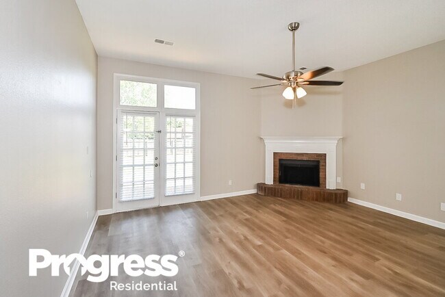 Foto del edificio - 6714 Finch Rd
