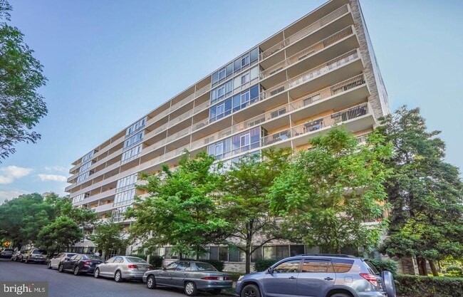 Building Photo - 730 24th St NW