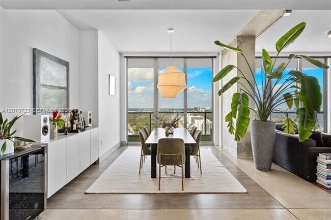 Foto del edificio - 3470 E Coast Ave