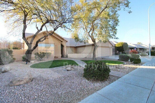 Foto del edificio - 682 N Butte Ave