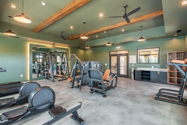 Building Photo - 3309 Forest Village Dr