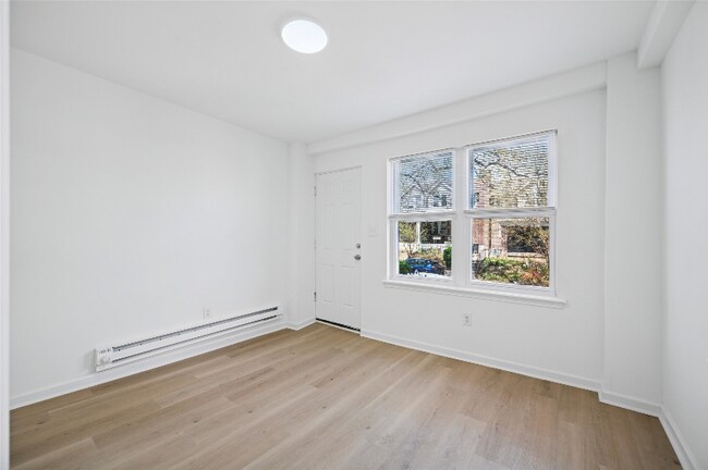 Foto del edificio - 318 Berkley St