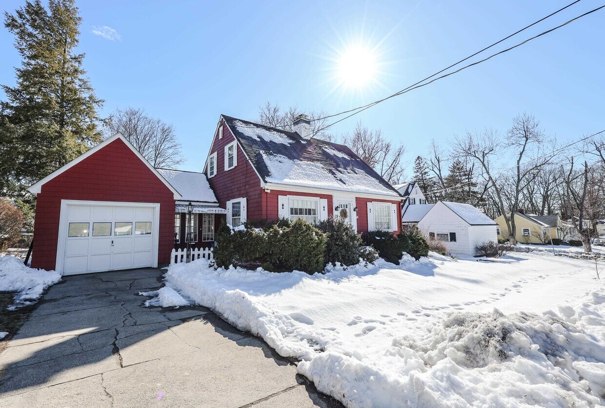 283 North St, Manchester, NH 03104 House Rental in Manchester, NH