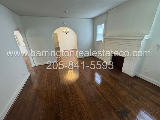 Building Photo - 827 6th Ave W