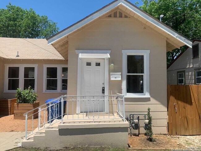 Building Photo - 411 Canton-