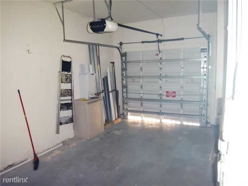 Building Photo - 8302 Santa Monica Ave