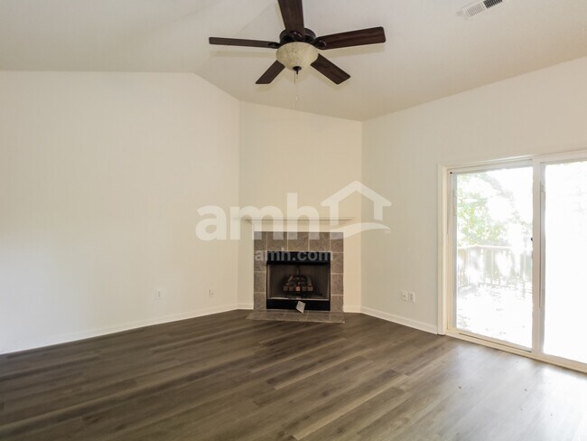 Building Photo - 117 Delham Ct