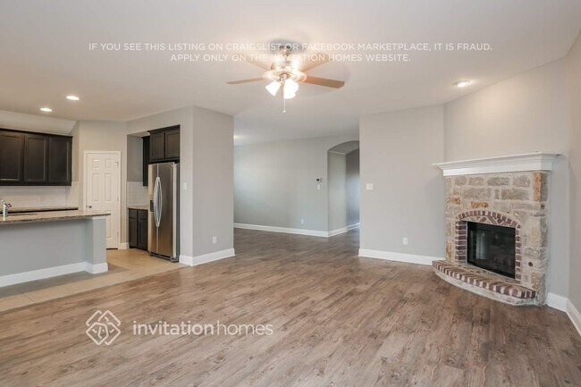 Building Photo - 1304 Roadrunner Dr
