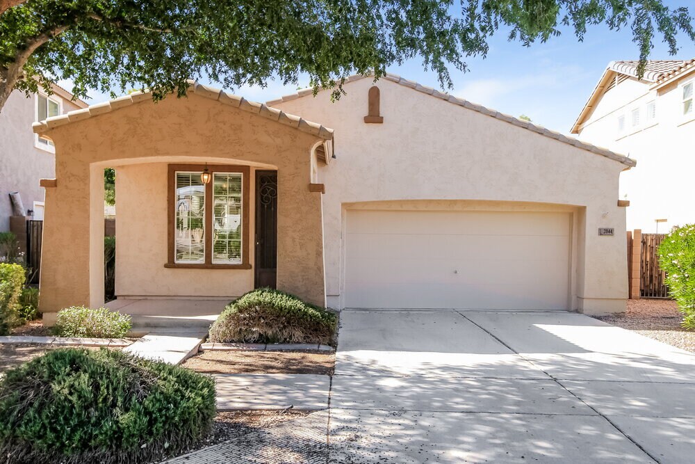 Primary Photo - 2044 S Heron Ln