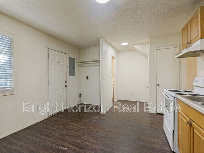 Foto del edificio - 1410 Arvel Cir