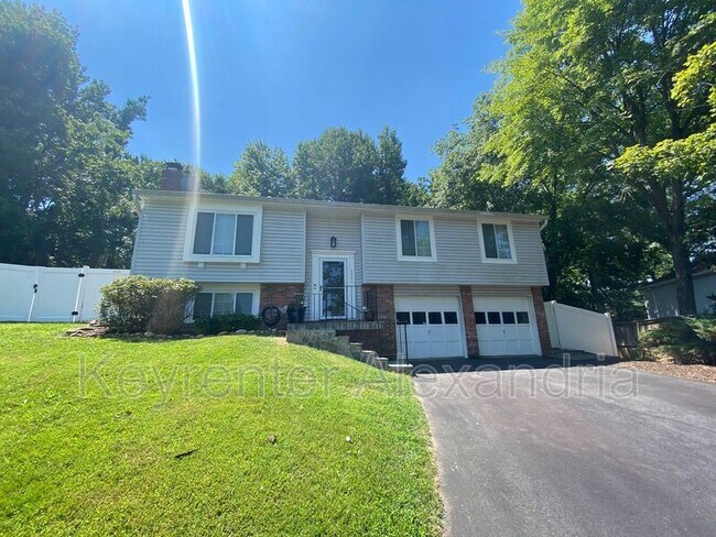 Building Photo - 5901 Beech Tree Dr