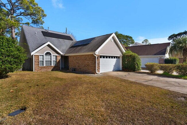Foto del edificio - "Charming 3-Bed Home in Fort Walton Beach – Pet Friendly!"