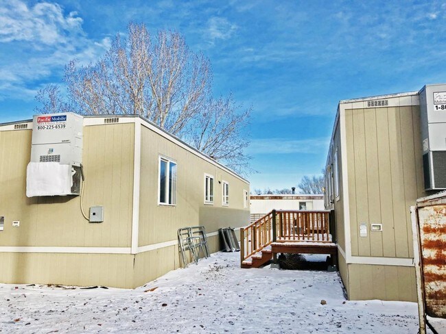 Foto del edificio - 317 E Smith