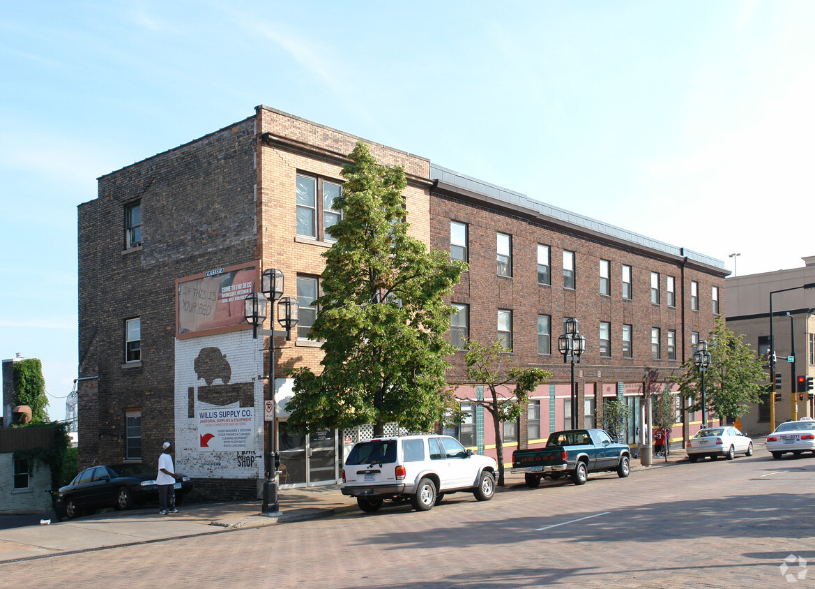 Foto del edificio - Francis Skinner Apartments