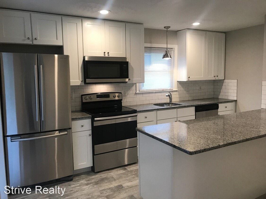 43 Huxley Ave, Providence, RI 02908 House Rental in Providence, RI