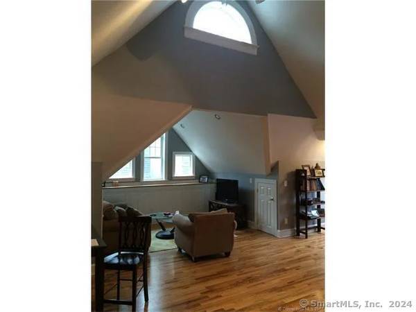 Foto del edificio - 374 Whitney Ave