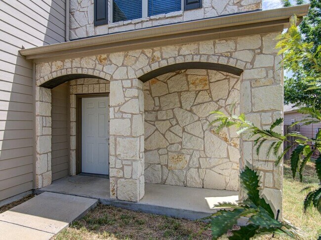 Building Photo - 6801 Vail Ridge St