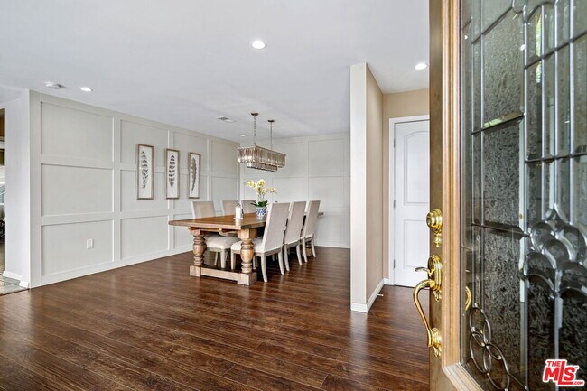 Building Photo - 3810 Ramboz Dr
