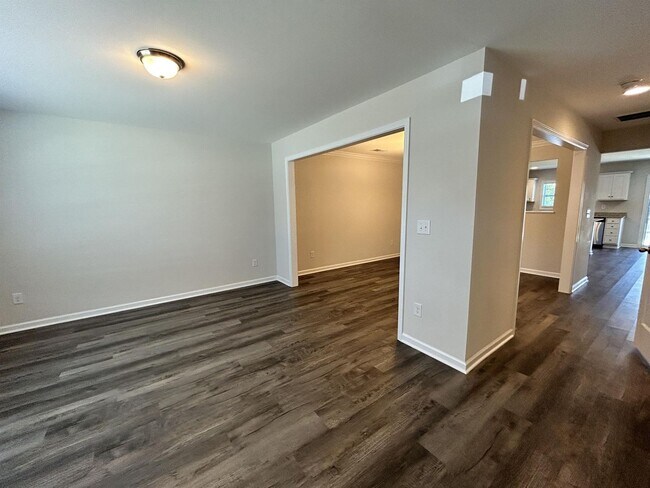 Building Photo - 144 Sunny Pt Lp