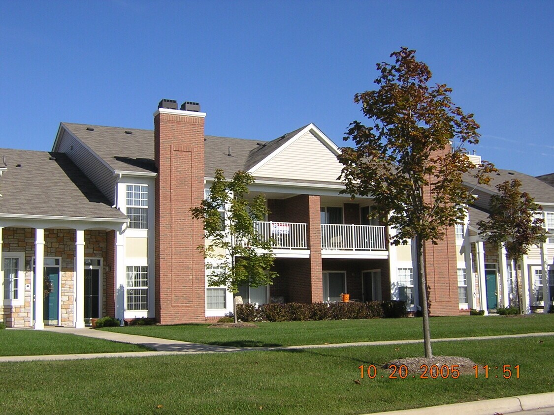 5184 Pine Aires Dr, Sterling Heights, MI 48314 Townhome Rentals in