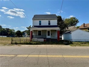 Building Photo - 323 Belden Ave NE
